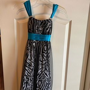 Dress zebra print with sparkly vale